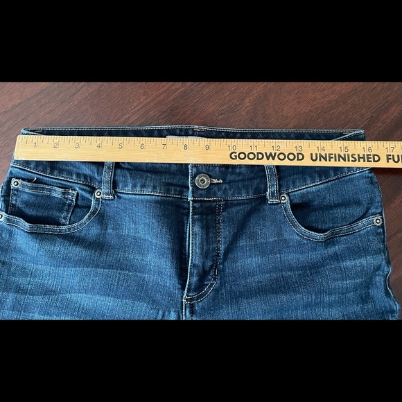 Chico’s Size 1 Regular Jeans. - Picture 4 of 4